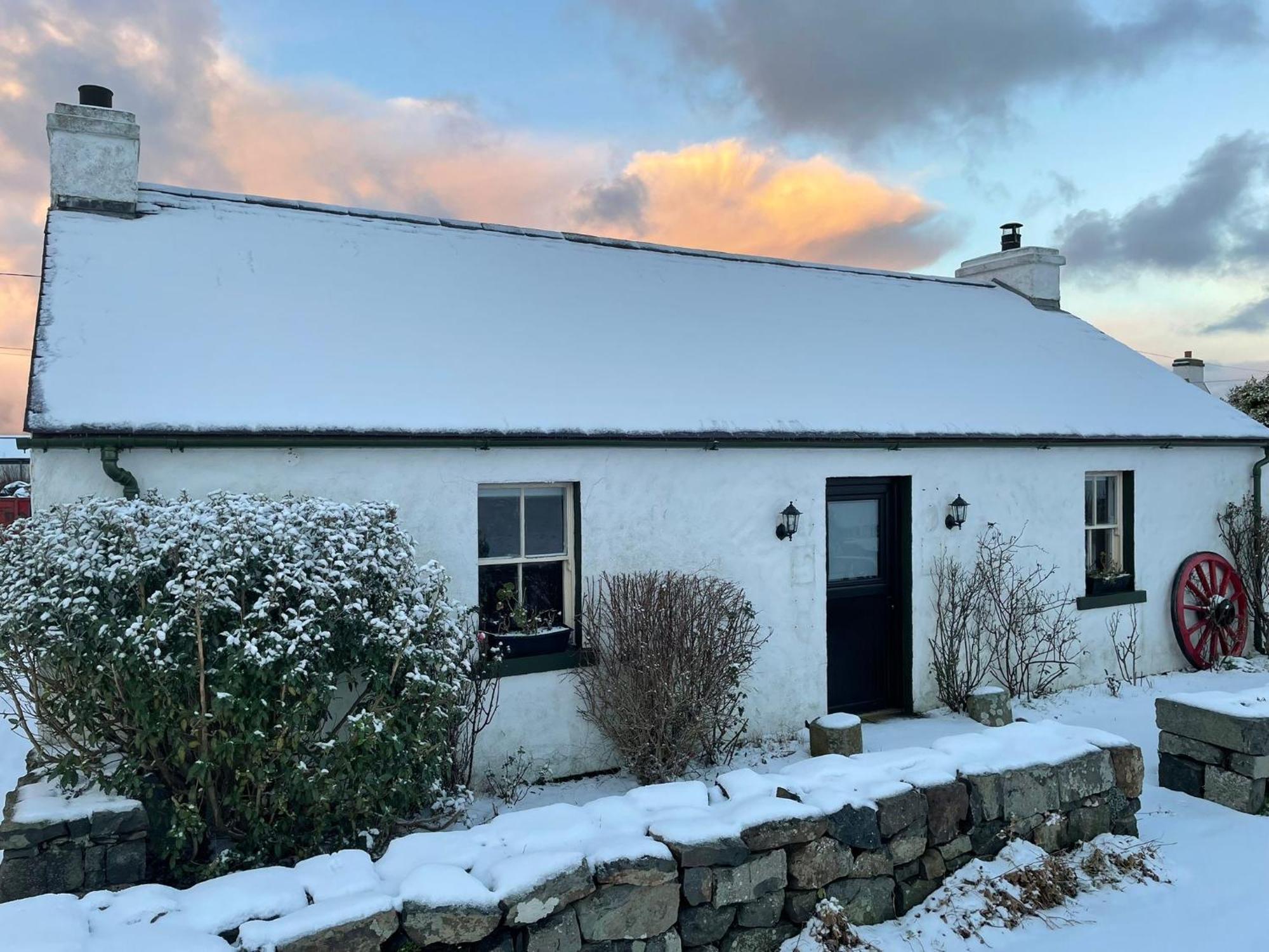 Dunnaglea Cottage, บาลลินทอย ภายนอก รูปภาพ