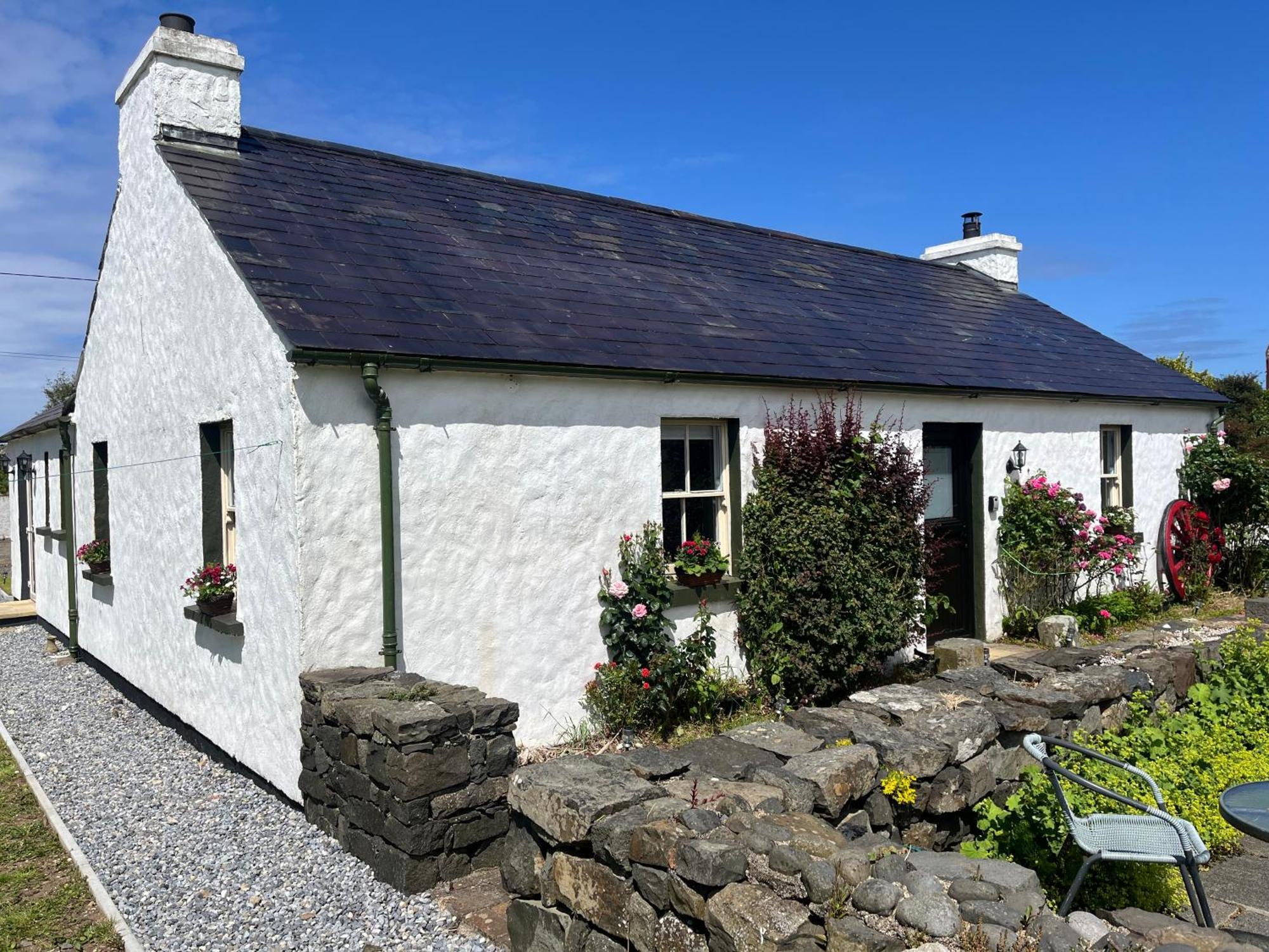 Dunnaglea Cottage, บาลลินทอย ภายนอก รูปภาพ